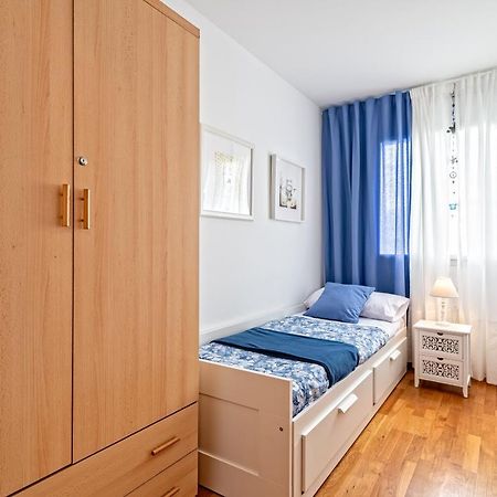 Calido Apartamento Con Piscina En Barcelona Ripollet Zewnętrze zdjęcie